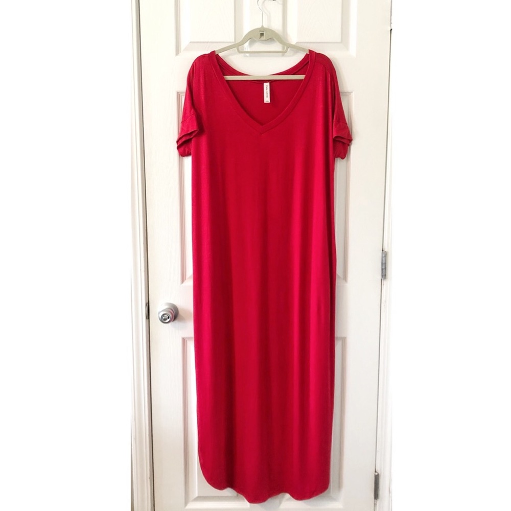 {Zenana Outfitters} Red Maxi Dress